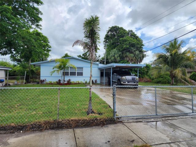 Продажа дома по адресу 2909 NW 13th St - фото 6187232