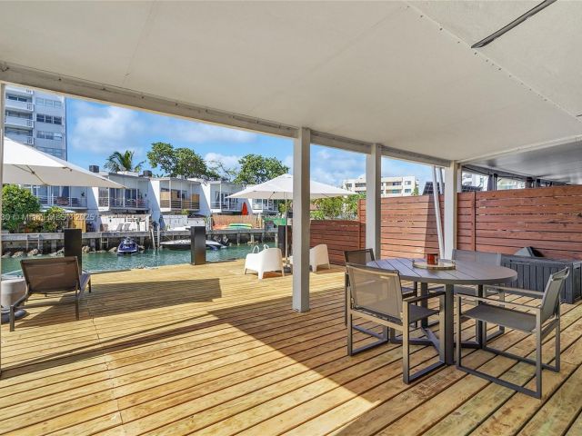 Продажа дома по адресу 830 Raymond St - фото 6188592