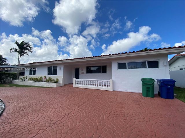 Дом в аренду по адресу 19330 NE 18th Pl - фото 6188339