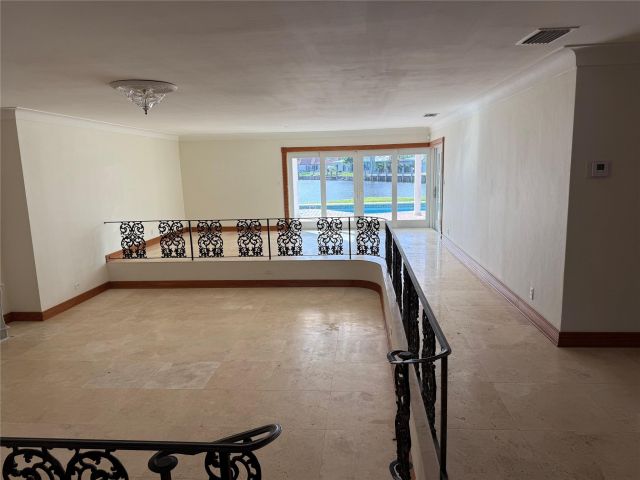 Дом в аренду по адресу 5251 NE 29th Ave - фото 6201026