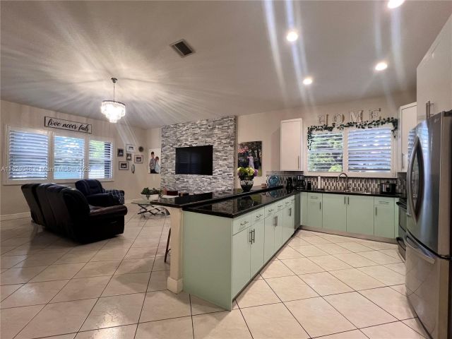 Продажа дома по адресу 16934 SW 215th Ter - фото 6188307