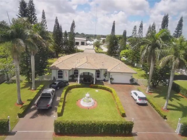 Продажа дома по адресу 16934 SW 215th Ter - фото 6188319