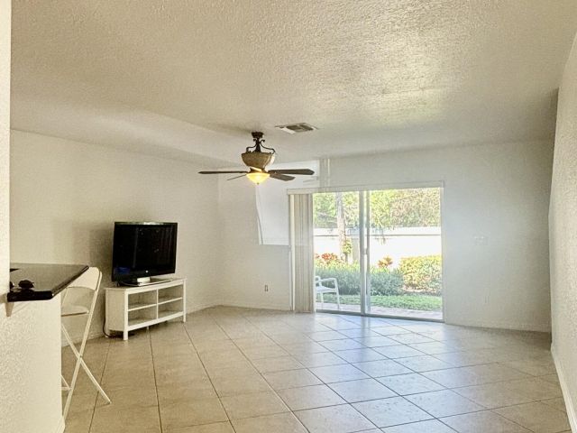 Дом в аренду по адресу 22162 Majestic Woods Way Way - фото 6217814