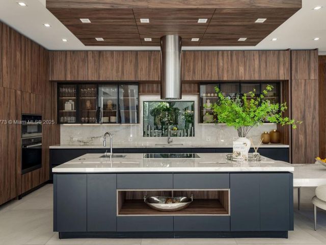 Продажа дома по адресу 6850 SW 73rd Ct - фото 6194373