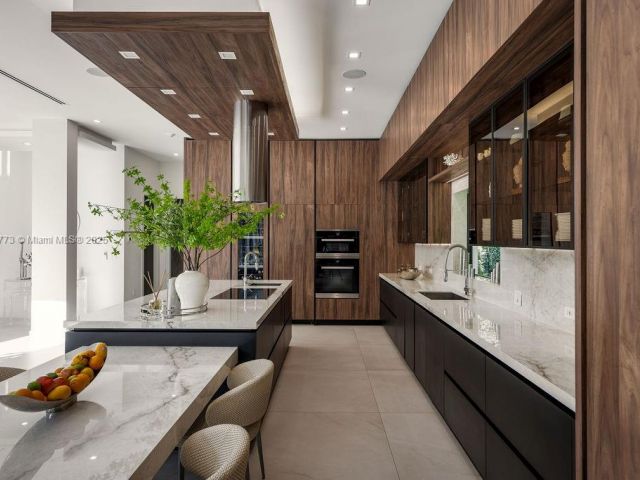 Продажа дома по адресу 6850 SW 73rd Ct - фото 6194375