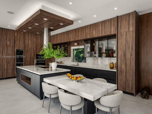 Продажа дома по адресу 6850 SW 73rd Ct - фото 6194376