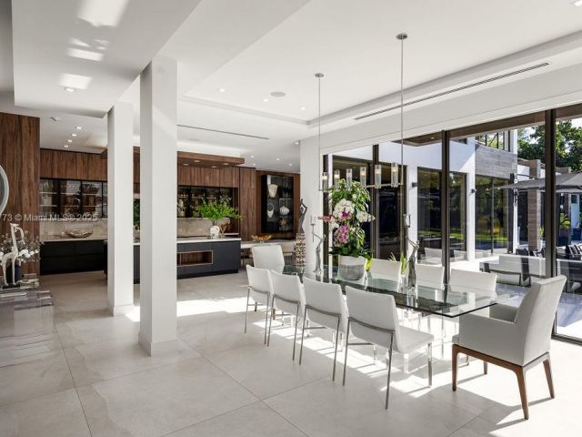 Продажа дома по адресу 6850 SW 73rd Ct - фото 6194378