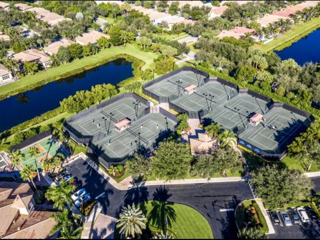 Продажа дома по адресу 7203 Arcadia Bay Court - фото 6595467