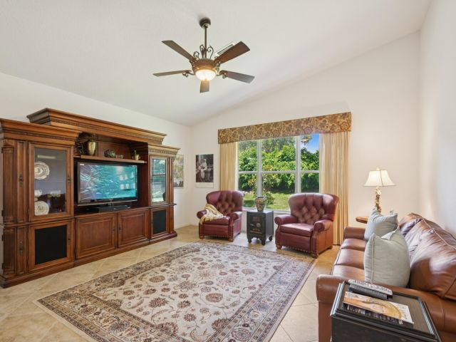 Продажа дома по адресу 7203 Arcadia Bay Court - фото 6595480