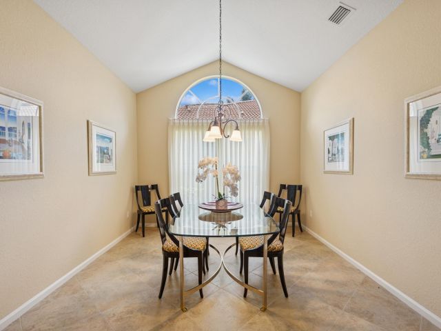 Продажа дома по адресу 7203 Arcadia Bay Court - фото 6595481