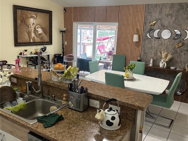 Продажа дома по адресу 14262 SW 160th Ter - фото 6189250