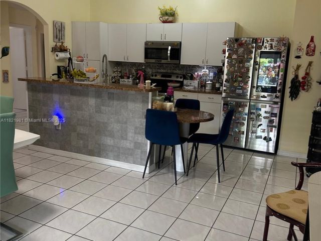 Продажа дома по адресу 14262 SW 160th Ter - фото 6189251