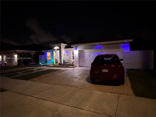 Продажа дома по адресу 14262 SW 160th Ter - фото 6189256