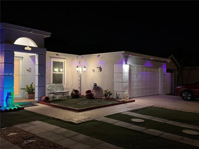 Продажа дома по адресу 14262 SW 160th Ter - фото 6189257