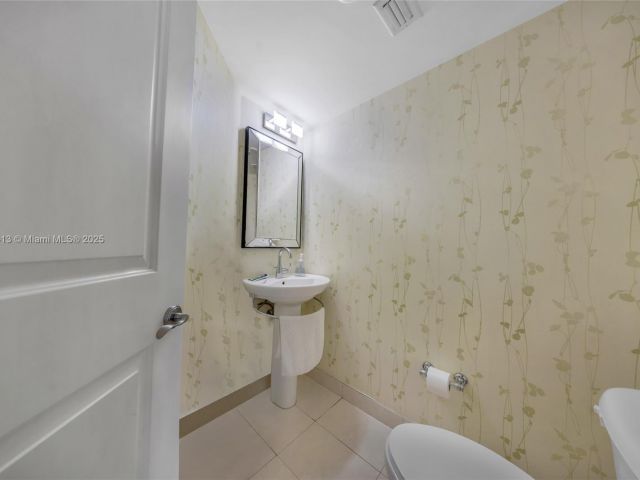 Продажа квартиры #1402 - фото 6190154