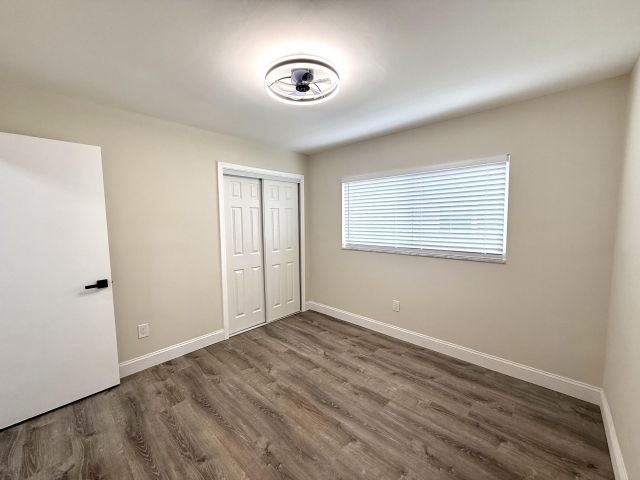 Продажа дома по адресу 9004 SW 6th Street - фото 6280106