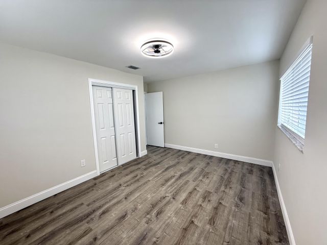 Продажа дома по адресу 9004 SW 6th Street - фото 6280108