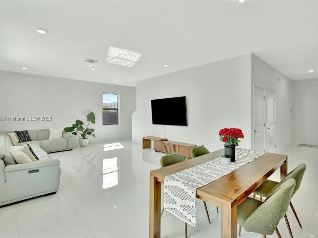 Продажа дома по адресу 12973 SW 266th ter - фото 6209022