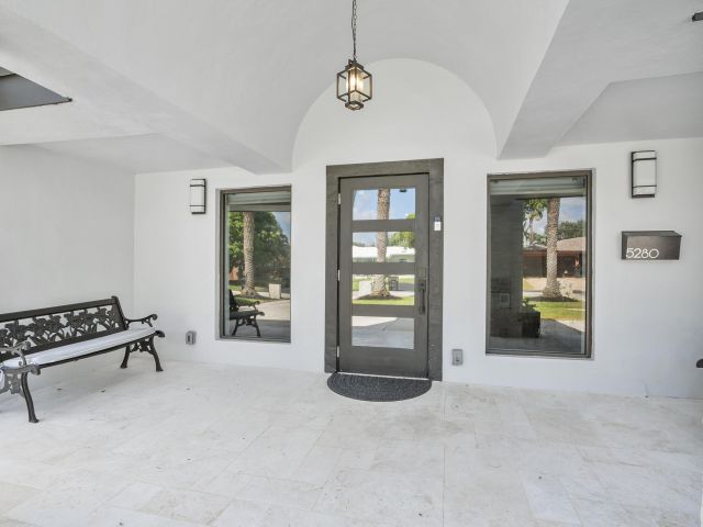 Продажа дома по адресу 5280 NE 19th Avenue - фото 6231768