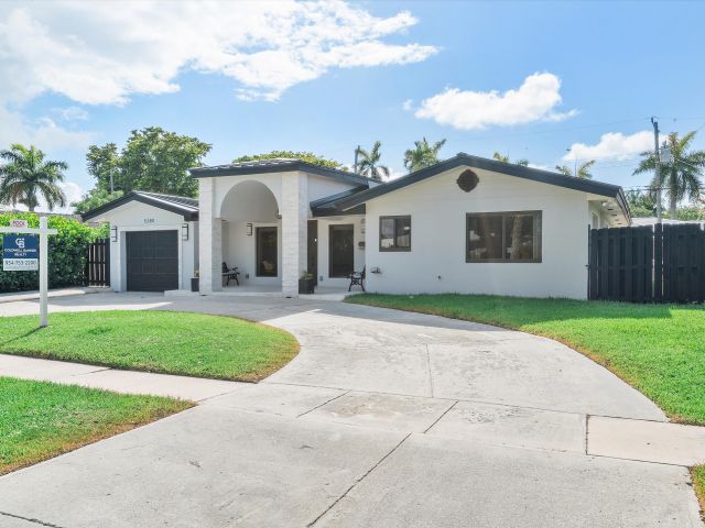 Продажа дома по адресу 5280 NE 19th Avenue - фото 6231770