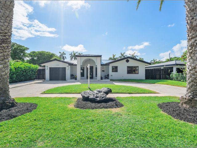 Продажа дома по адресу 5280 NE 19th Avenue - фото 6231771