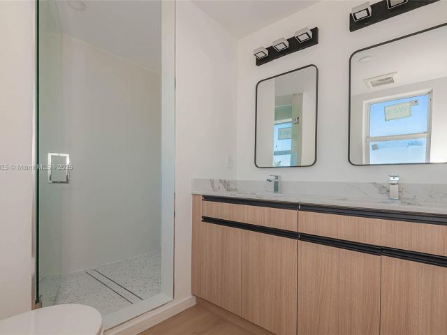 Продажа дома по адресу 824 SE 12 ct 1 - фото 6191654