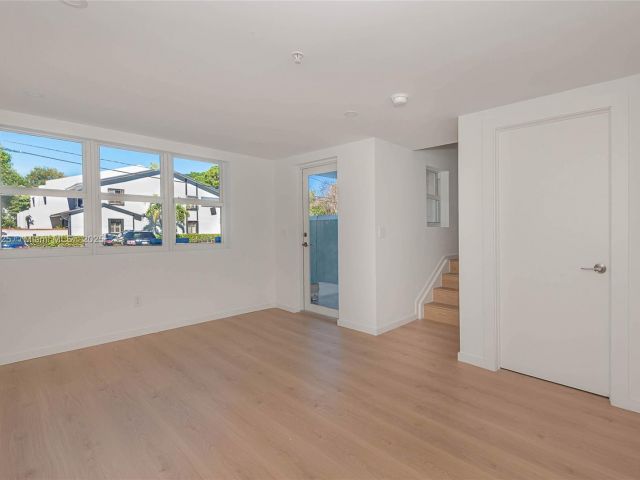 Продажа дома по адресу 824 SE 12 ct 1 - фото 6191657