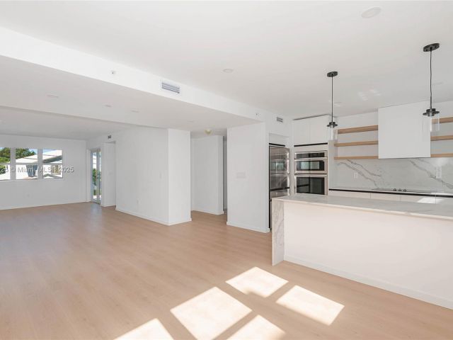 Продажа дома по адресу 824 SE 12 ct 1 - фото 6191660