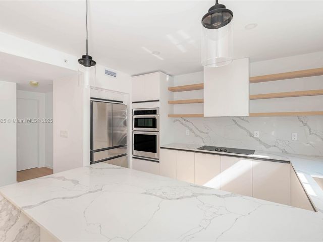 Продажа дома по адресу 824 SE 12 ct 1 - фото 6191663