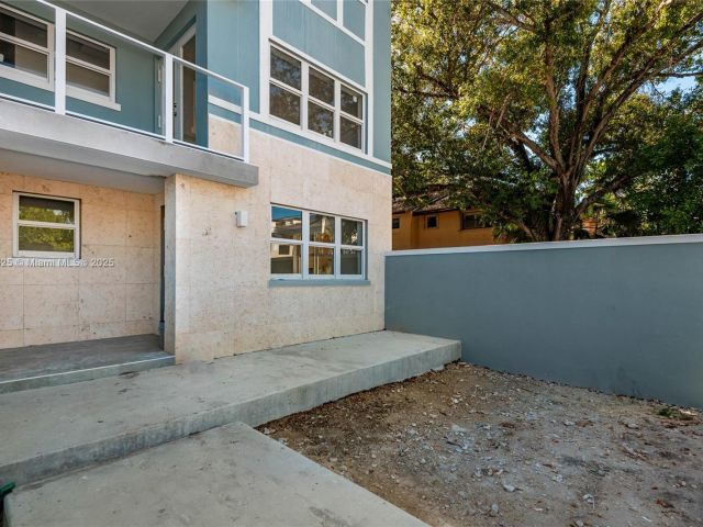 Продажа дома по адресу 824 SE 12 ct 1 - фото 6191665