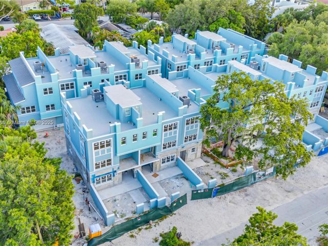 Продажа дома по адресу 824 SE 12 ct 1 - фото 6191670