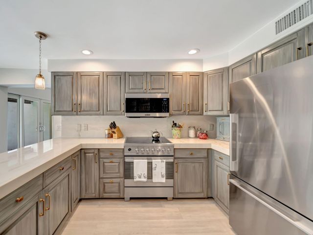 Продажа дома по адресу 1109 SE 11th Ct - фото 6207544