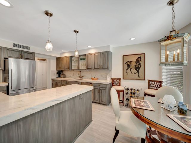 Продажа дома по адресу 1109 SE 11th Ct - фото 6207545