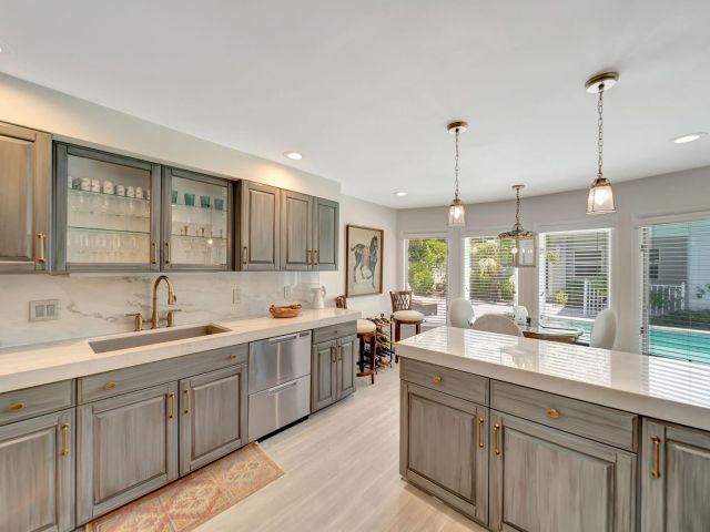 Продажа дома по адресу 1109 SE 11th Ct - фото 6207546