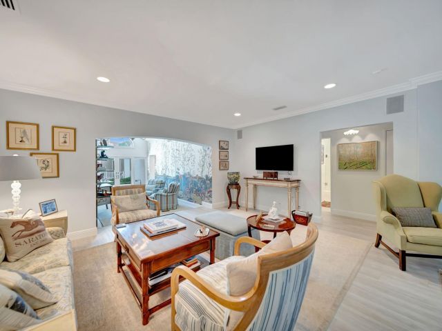 Продажа дома по адресу 1109 SE 11th Ct - фото 6207550