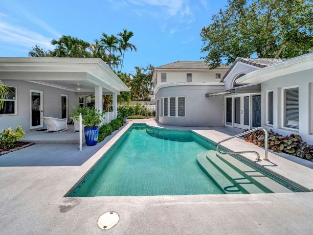 Продажа дома по адресу 1109 SE 11th Ct - фото 6207554