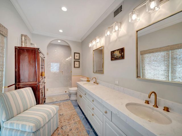 Продажа дома по адресу 1109 SE 11th Ct - фото 6207556