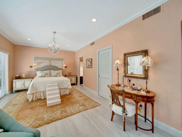 Продажа дома по адресу 1109 SE 11th Ct - фото 6207557