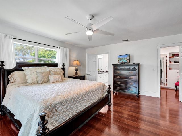 Продажа дома по адресу 4711 Bayview Dr - фото 6191469