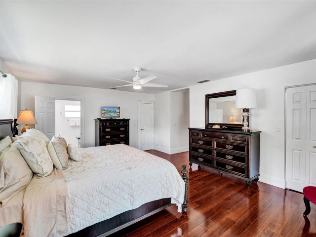 Продажа дома по адресу 4711 Bayview Dr - фото 6191470