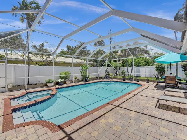 Продажа дома по адресу 4711 Bayview Dr - фото 6191477