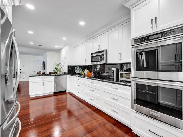 Продажа дома по адресу 4711 Bayview Dr - фото 6191483