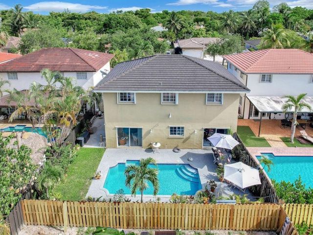 Продажа дома по адресу 14783 SW 143rd Ter - фото 6221421