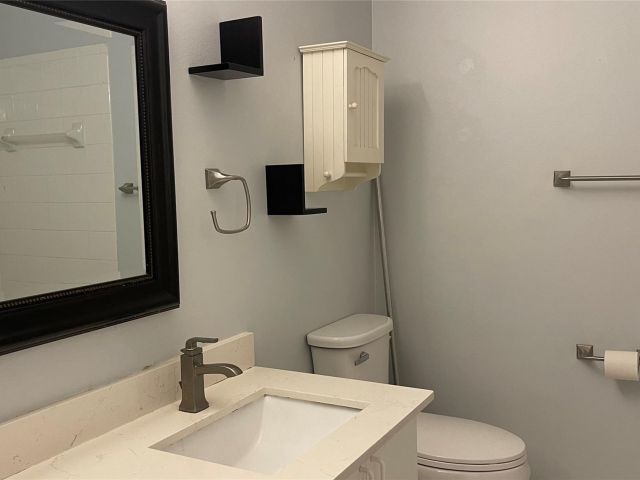 Дом в аренду по адресу 1432 SW 47 Ave 1432 - фото 6192161