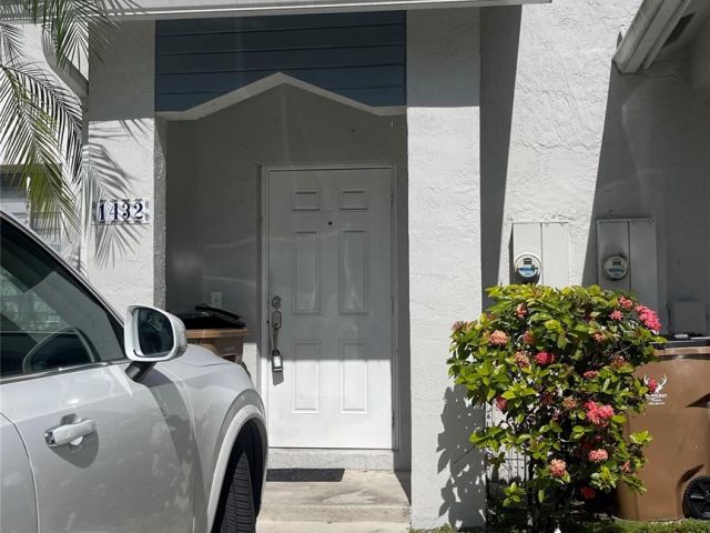 Дом в аренду по адресу 1432 SW 47 Ave 1432 - фото 6192177