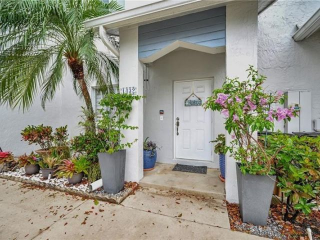 Дом в аренду по адресу 1432 SW 47 Ave 1432 - фото 6192178