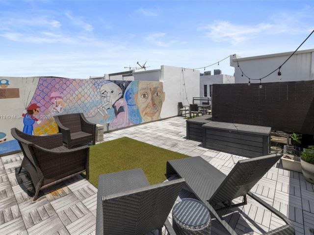 Продажа дома по адресу 721 SE 12th Ct 4 - фото 6192350