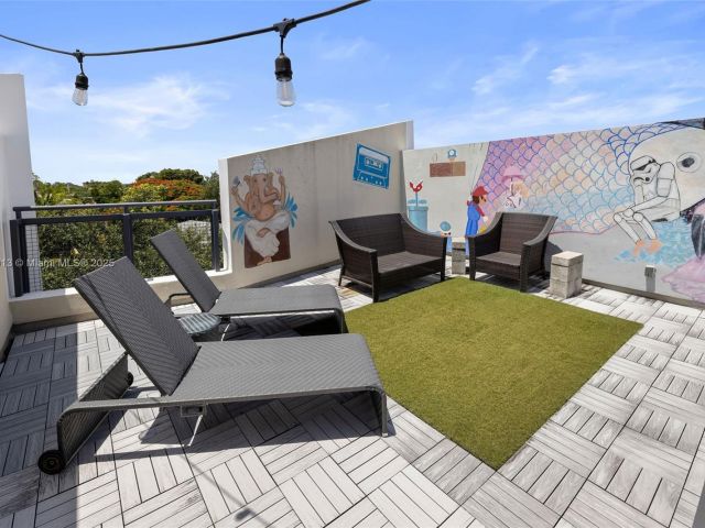 Продажа дома по адресу 721 SE 12th Ct 4 - фото 6192351