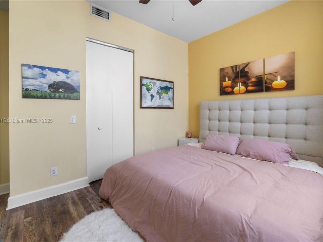 Продажа дома по адресу 721 SE 12th Ct 4 - фото 6192357