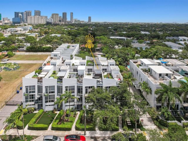 Продажа дома по адресу 721 SE 12th Ct 4 - фото 6192368